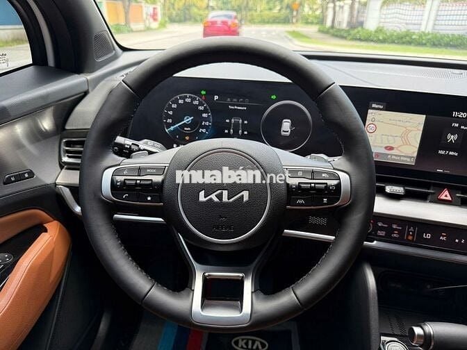 Kia Sportage 2.0 Signature 2025 trắng 14000 km