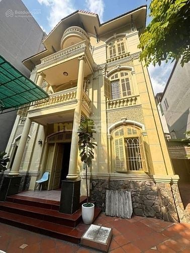 BIỆT THỰ SÂN VƯỜN KIỂU PHÁP GIỮA TRUNG TAM CẦÙ GIẤY (CHÍNH CHỦ)