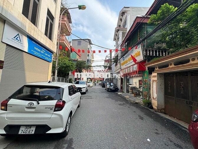 Bán đất tặng nhà cấp 4 Ngô Gia Tự,gần Big C Long Biên 64M mặt tiền 5m