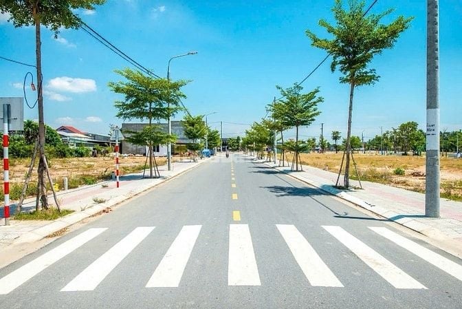 Sang tay lô đất 100m2, giá khoảng 1tỷ1, gần chợ An Bình. Hạ tầng 100%
