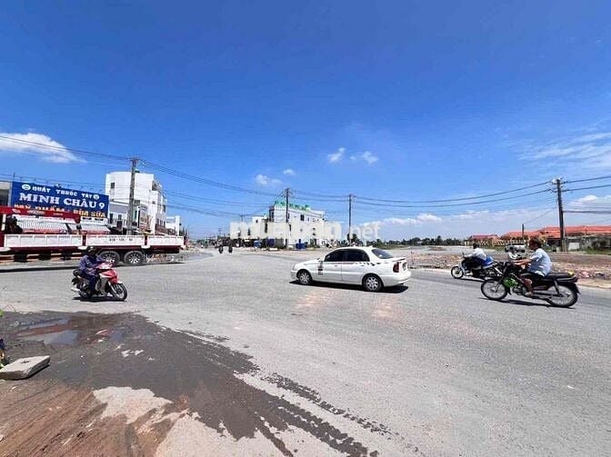 Đất sát 823D dt 5x29m giá 880tr