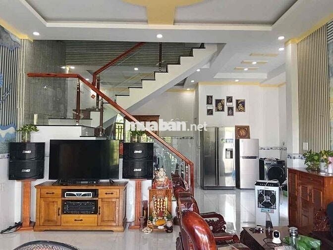 Bán gấp căn nhà 1trệt 1 lầu ( 3pn, 2wc ) giá 1,8 tỷ Hương lộ 9