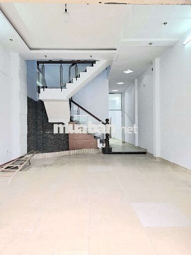 CẦN CHO THUÊ NHÀ MẶT TIỀN GẦN CHỢ 12TR
