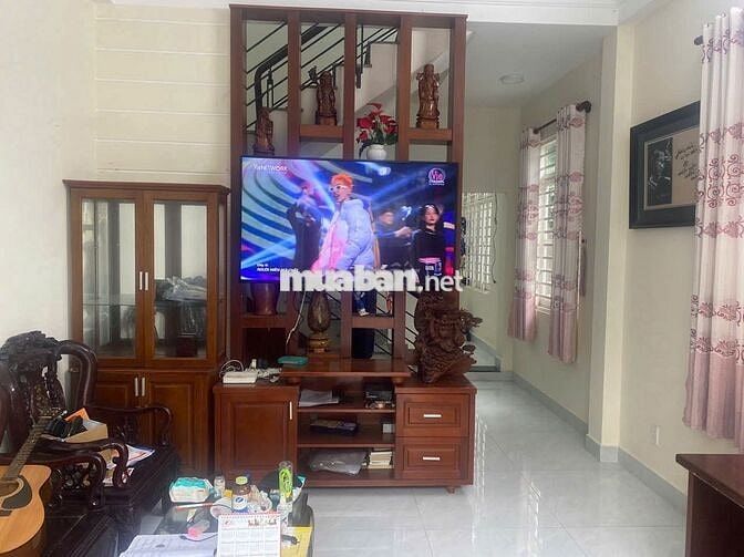 Cho thuê nhà nguyên căn, có sân để xe hơi, Thới An, Miễn tiếp MG