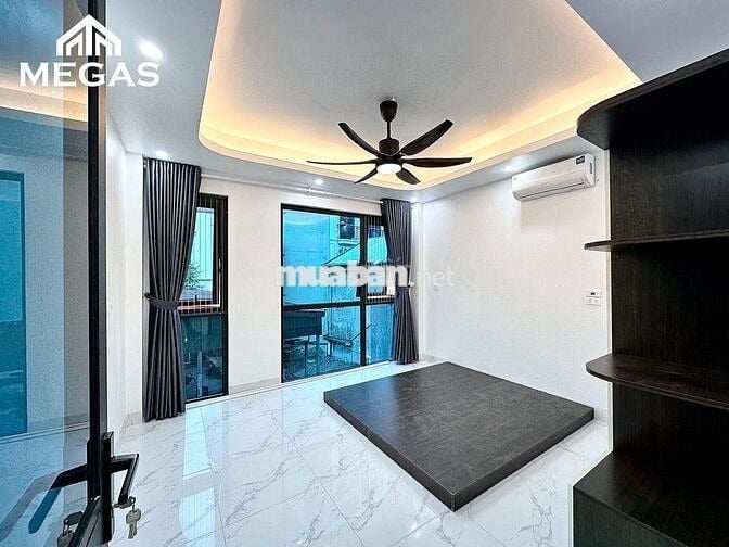🔥CHO THUÊ CĂN HỘ DỊCH VỤ NGAY MẶT HỒ TÂY RỘNG ĐỦ NỘI THẤT CÓ BANCON 🔥