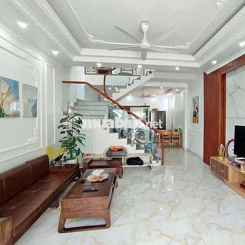Đông Ngạc -  Ô tô đỗ cửa, 2 thoáng - Sát phố, gần hồ điều hoà.