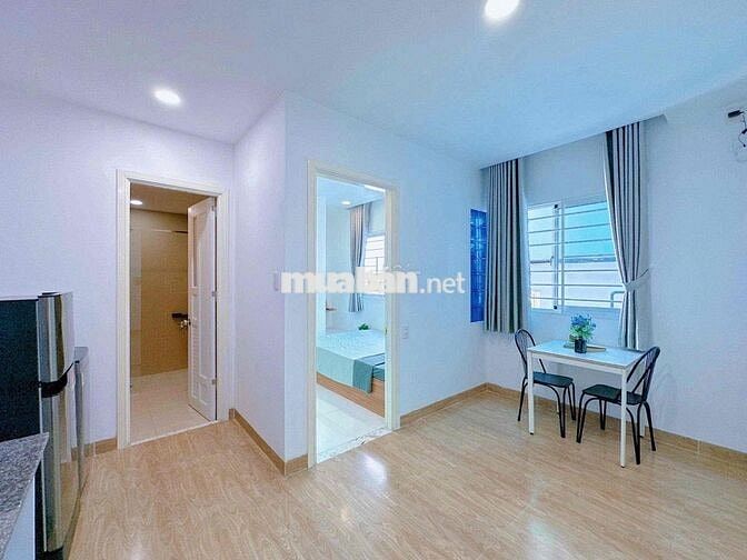 Căn hộ 1PN, phòng khách siêu rộng, Full nội thất, bếp hút mùi,gần Q1