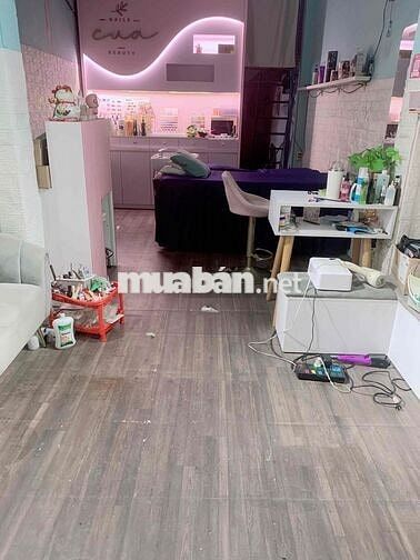 Sang nội thất tiệm nail hoạt động 5 năm