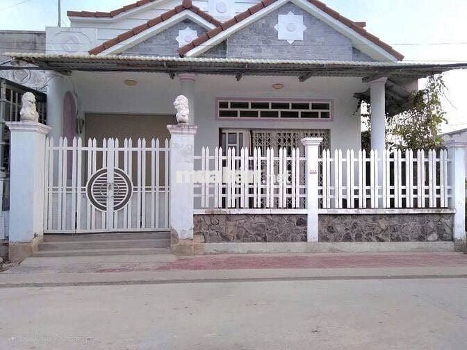 Cần bán gấp căn nhà siêu đẹp ở gần chợ Suối Sâu 320m2 SHR giá 880tr