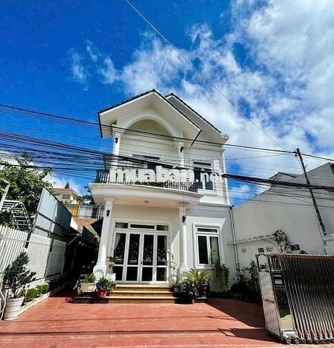 Cho thuê Villa nguyên căn 5 phòng ngủ đường 3/4 phường 3 Đà Lạt giá
