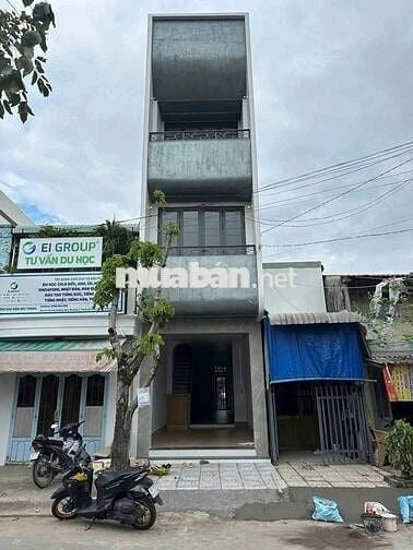 Nhà 1 Nhà 1 Trệt 2 Lầu Mặt Tiền Đường 30/4
- P3 Sóc Trăng