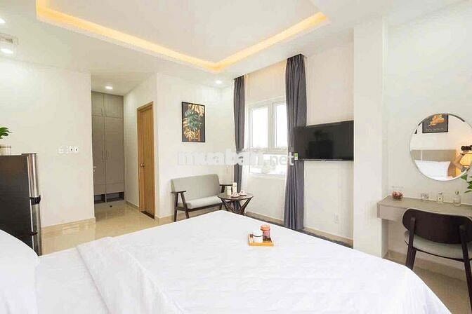 studio cửa sổ thoáng full nội thất