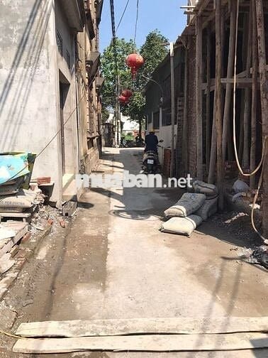 Bán gấp đất Ngọc Hồi ô tô đỗ cổng ,diện tích rộng hiếm giá 4,2 tỷ
