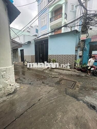 Bán nhà HXH, Lạc Long Quân, hẻm thông, 22m2 hơn 2 tỷ