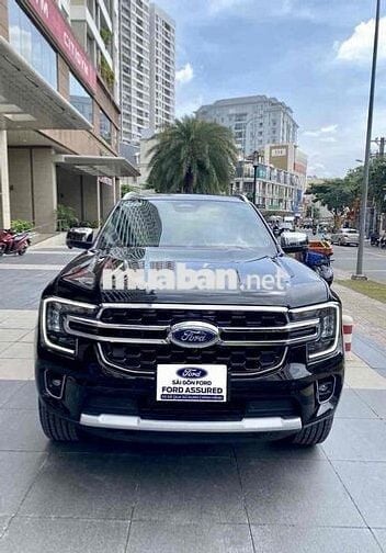 Everest Titanium Chỉ 4.500km Xe Bán Tại Hãng Ford