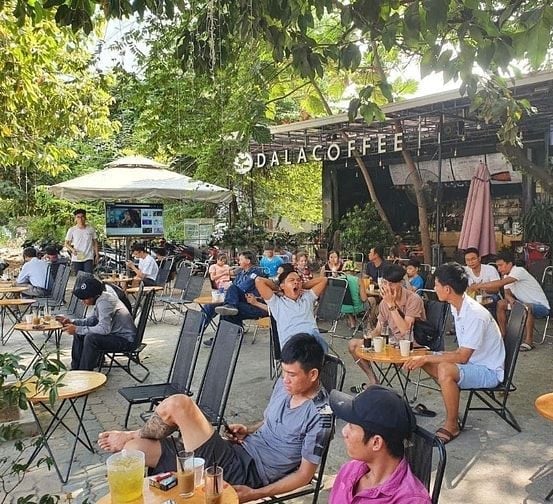 Sang Nhượng Cafe View Hồ Q.Ba Đình ( có sân vườn )