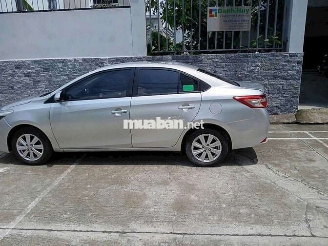 Toyota Vios G bạc 5 chỗ nội thất da