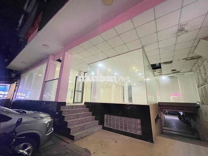 Cho thuê mặt bằng tầng trệt gần 200m2