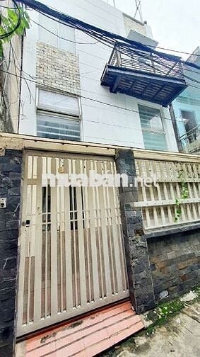 Nhà ở diện tích 39 m2, 2 p.ngủ có lửng, đường XVNT, Q.Bình Thạnh