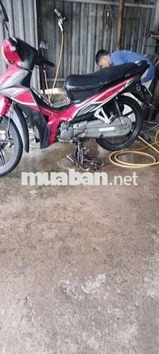 Xe máy Honda Wave Blade màu đỏ đen đã sử dụng