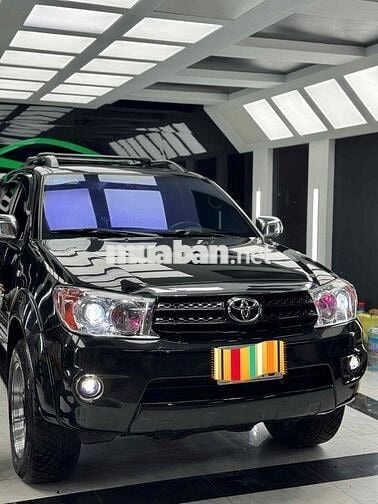 Toyota Fortuner 2011 2.7V - 170000 km