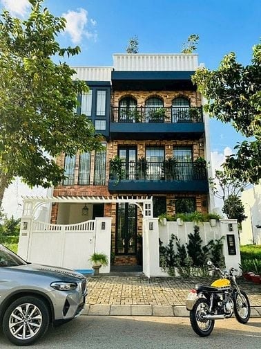 Siêu phẩm! Bán Biệt Thự Nam Phan- Liên Phường- DT 162m2- Giá 24.5 tỷ