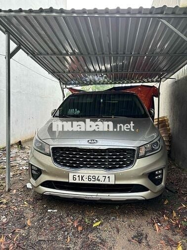 Kia Sedona 2018 2.2L DATH - 98000 km