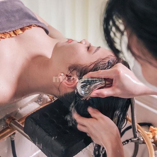 Tuyển nữ phụ tiệm không cần tay nghề