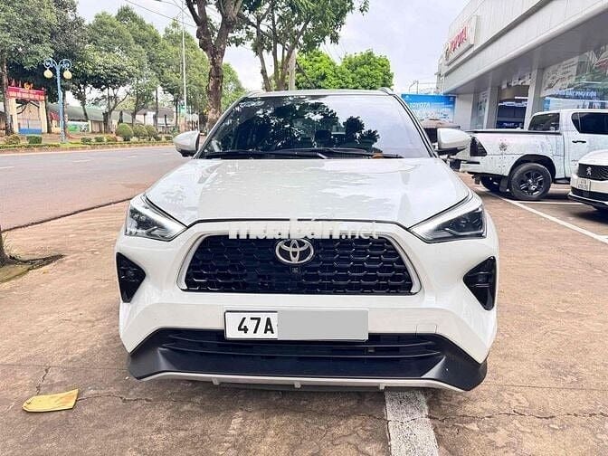 Yaris Cross bản Xăng Màu Trắng Ngọc Trai Cần Bán