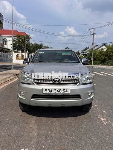 Toyota Fortuner 2010