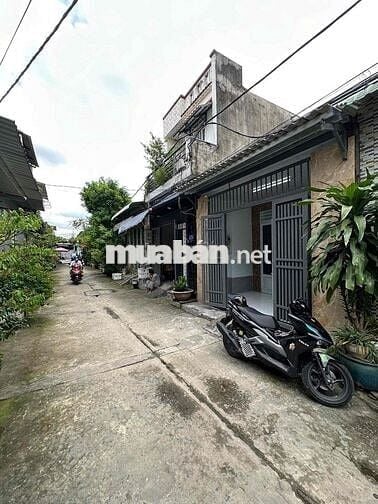 Bán nhà Cây Cám - 4x15m, gác lừng - số nhà huyện