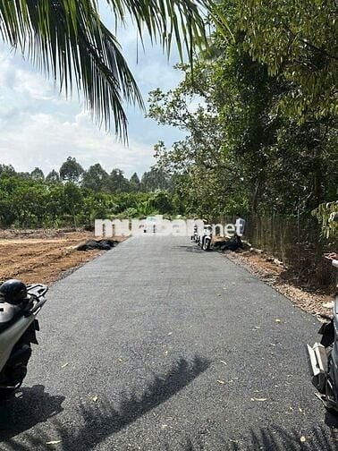 Đất đẹp giá rẽ vị trí tốt.2 mặt tiền rộng 7m. Xe ô tô ra vào thoải mái