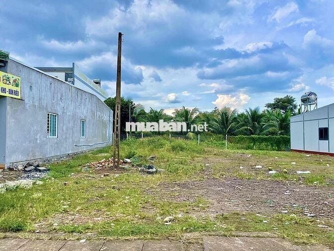 BÁN ĐẤT GIA ĐÌNH MẶT TIỀN ĐƯỜNG NHỰa