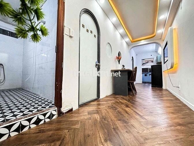 Căn hộ 2 Phòng ngủ sạch sẽ,sang trọng -bancol thoáng-cộng hoà,tân binh