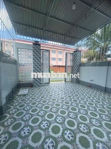 Ngay TRƯỜNG THCS Bàu Năng - nhà mới chưa sử dụng 100%