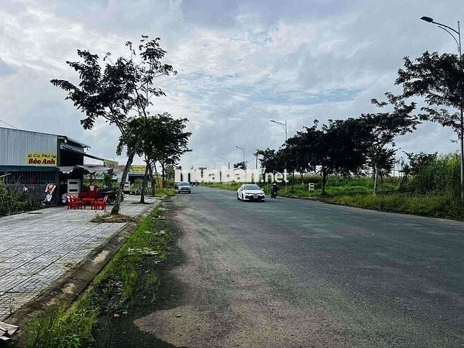 NỀN TÁI ĐỊNH CƯ SAU LƯNG VINCOM LIỀN KỀ QUẢNG TRƯỜNG PHAN NGỌC HIỂN