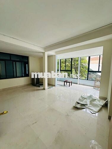 Cho thuê tòa nhà 5 tầng mới xây có thang máy