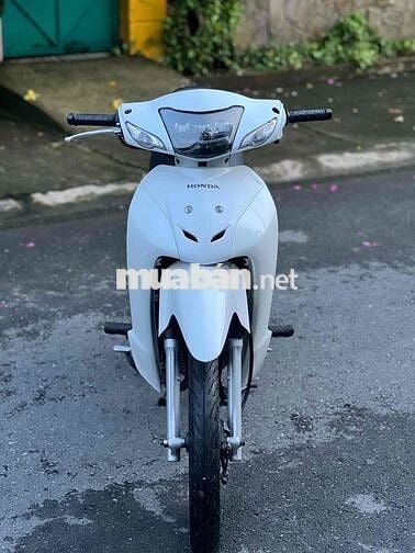 🌈Xe honda Wave 2014 màu  trắng đen mới len k