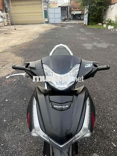 xe honda phuture let  2020 màu đen mờ mới 95 %