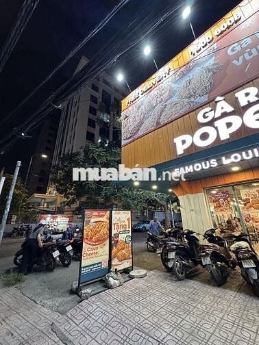 Cần bán gấp giảm mạnh nhà mặt tiền Q7
