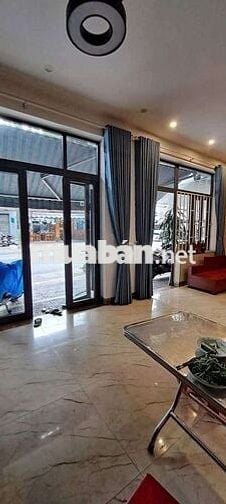 Cho thuê nhà 3 tầng mặt tiền Hà Huy Tập ngang 8m