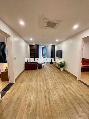 Cho thuê ccmn 2N1K2WC-80m2 mới tinh view Hồ Tây ngõ 267 Hoàng Hoa Thám