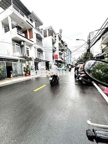 Bán nhà mặt tiền - cắt Nguyễn Thị Thập - đường 12m - 4x18 - 11.x tỷ