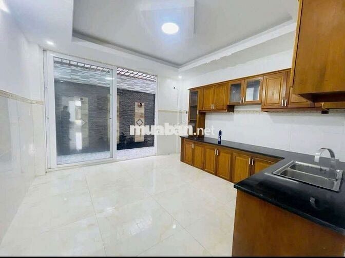 Nhà 1 Trệt 3 Lầu 6PN 4x20m Mặt Tiền KDC Nam Long Phú Thuận