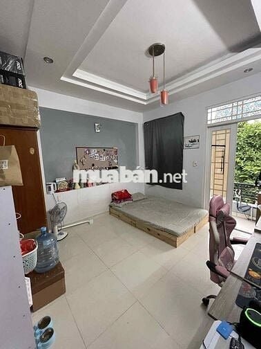 Trống 1 phòng trong nhà nguyên căn đường Ngô Đức Kế, Bình Thạnh
