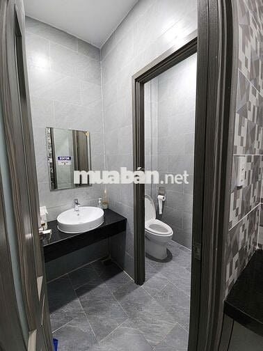 Nhà Kinh Doanh Nguyễn Cửu Vân Bình Thạnh (5,5x20m) T2L. Giá 32 triệu