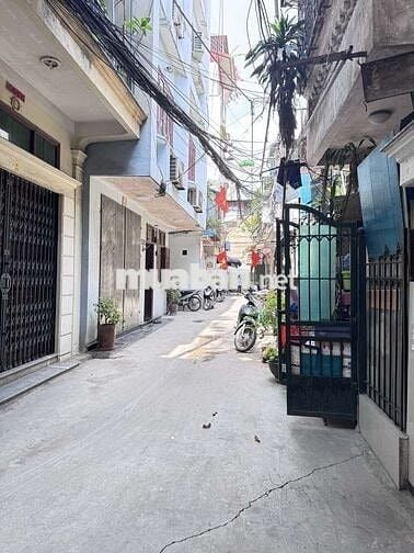 Khâm Thiên- Đống Đa cần bán 1 thanh socola trên bàn cờ vua