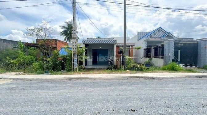 Ông Tư cần tiền nên bán nhà 150m2 ở Tân Thông Hội - Củ Chi. 900 triệu