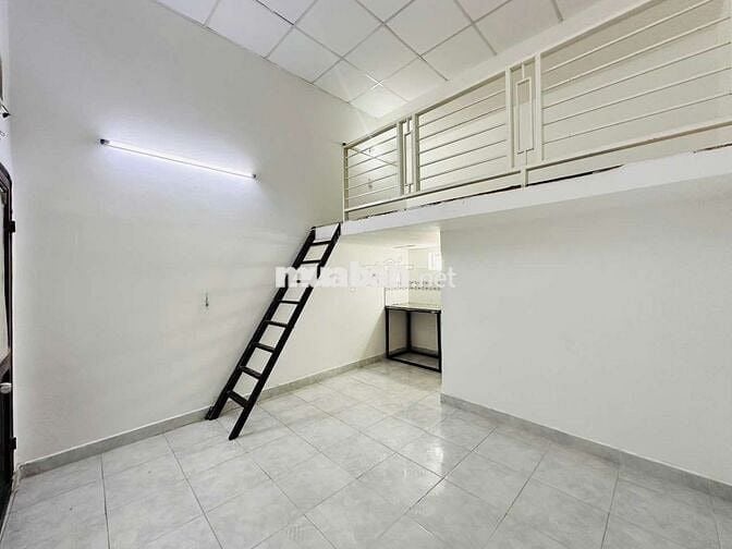 PHÒNG TRỌ CÓ GÁC GIÁ RẺ DIỆN TÍCH RỘNG GẦN ĐẦM SEN GIỜ GIẤC TỰ DO
