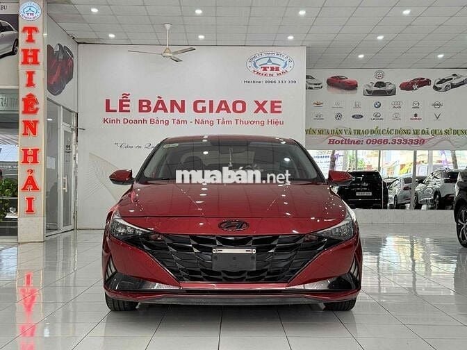 Hyundai Elantra 1.6AT 2022 màu đỏ